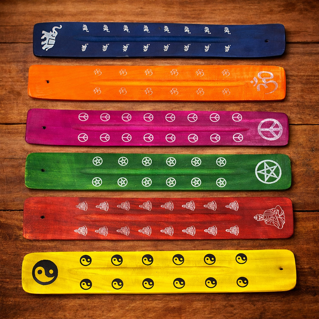 מעמד מעץ צבעוני לקטורת במבחר צבעים