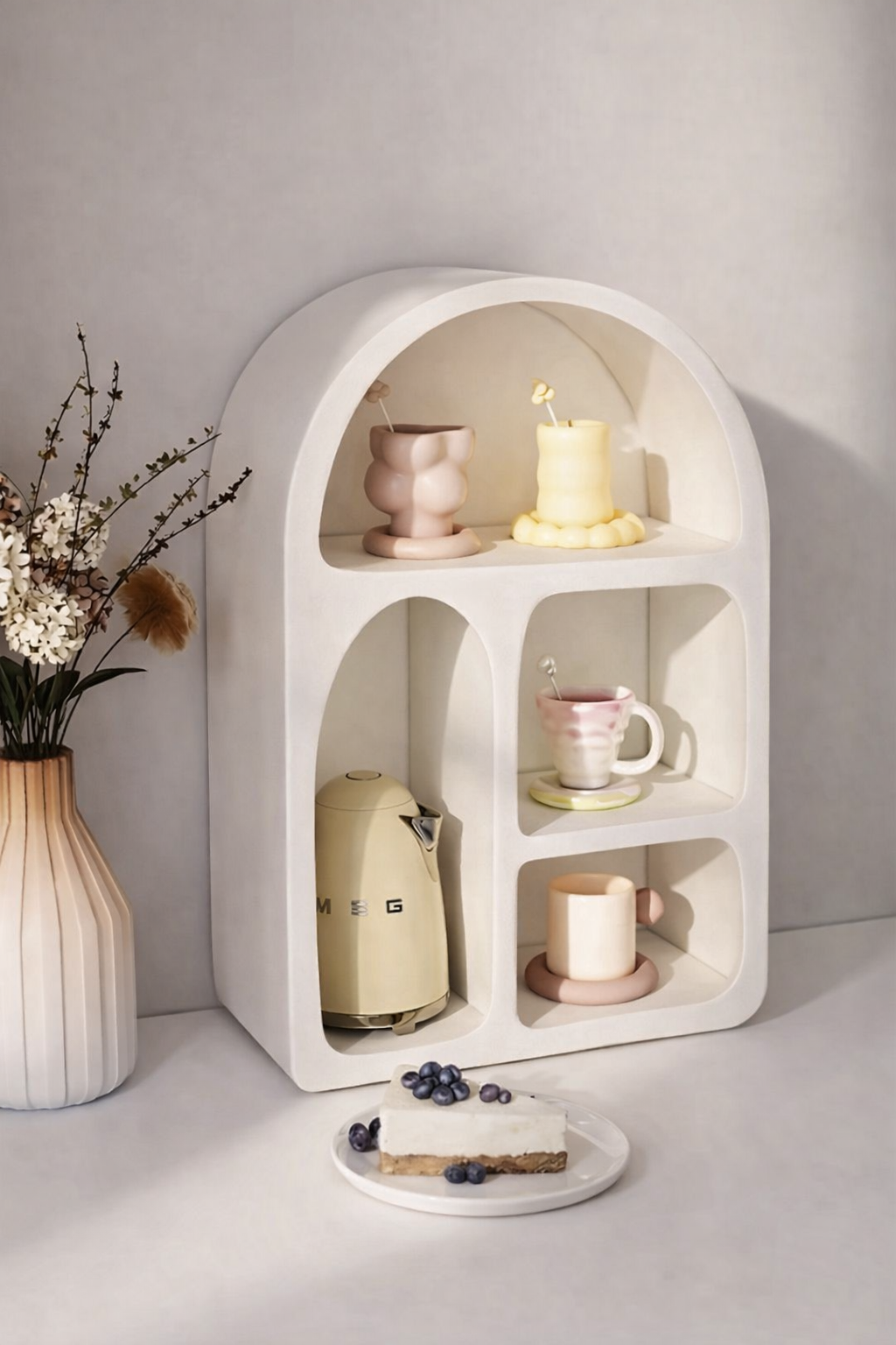 נישה חלקה בצבע שמנת