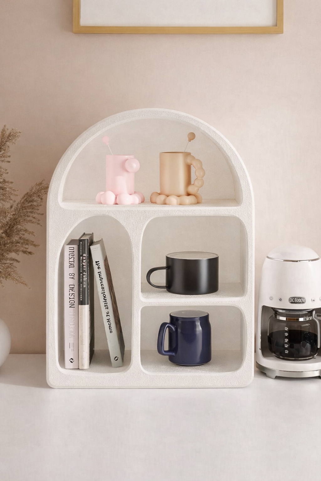 נישה מחוספסת בצבע שמנת